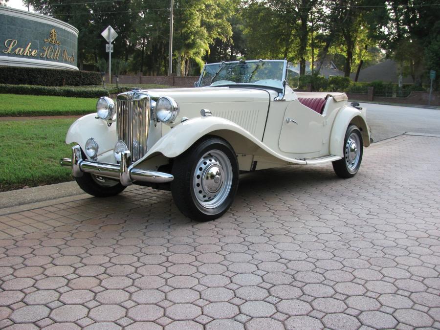  MG TD Roadster 1953 года  (фото 1 из 9)